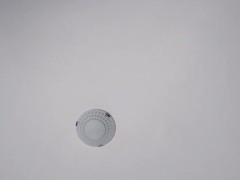 Moglie amatoriale fa i lavori domestici nuda. Latina con figa pelosa e culo grosso.