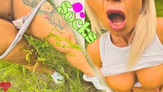 For lovers of socks and soles, I Sasha Green blonde Milf have something nice outdoor feet