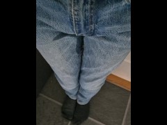 Pissed pants - Screenshot 9 of 16 - Jeans Piss