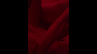 継父は私の上に登って私を犯した