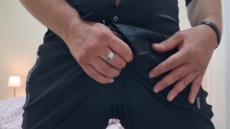 ANSIMA E GEME | SBORRATA E PISCIATA - ARRAPATO GEME E SI STRAPPA GLI SLIP SEXY DIALOGANDO SPORCO
