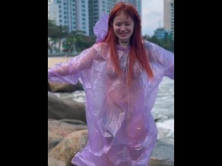 😏Не могу сказать, одета ли она... Лучше посмотрите еще раз! 😉💦