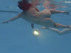 Girlfriends enjoy swimming naked together - Screenshot 13 of 16 - Brown Hair
