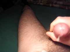 Seul, j'avais trop envie de me masturber. Mon sperme coule a flot le long de ma