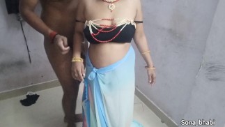 Indian Desi bhabhi sona sex in hot sexy saree. Indian saree fuck.