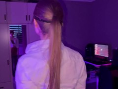 Офисная ШЛЮХА выебана в РОТ после КАСТИНГА, кончил в ГОРЛО - Screenshot 2 of 16 - Blowjob