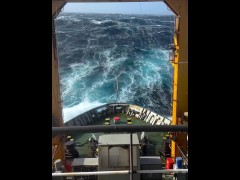 Big Waves - Screenshot 11 of 16 - Splash