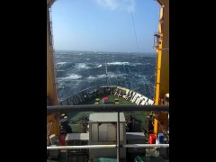 Big Waves - Screenshot 3 of 16 - Ship