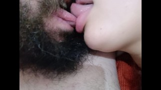 sexy Kuss zwischen ungezogenen Paaren, sie lecken sich gegenseitig mit vielen Küsschen, Fetisch 🫦🤤💦😚😋😚😘🤤💦