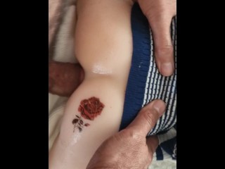 Я грубо обошелся с ее идеальной силиконовой задницей - нет Mercy