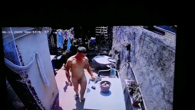 Ils m'ont surpris en train de se branler.