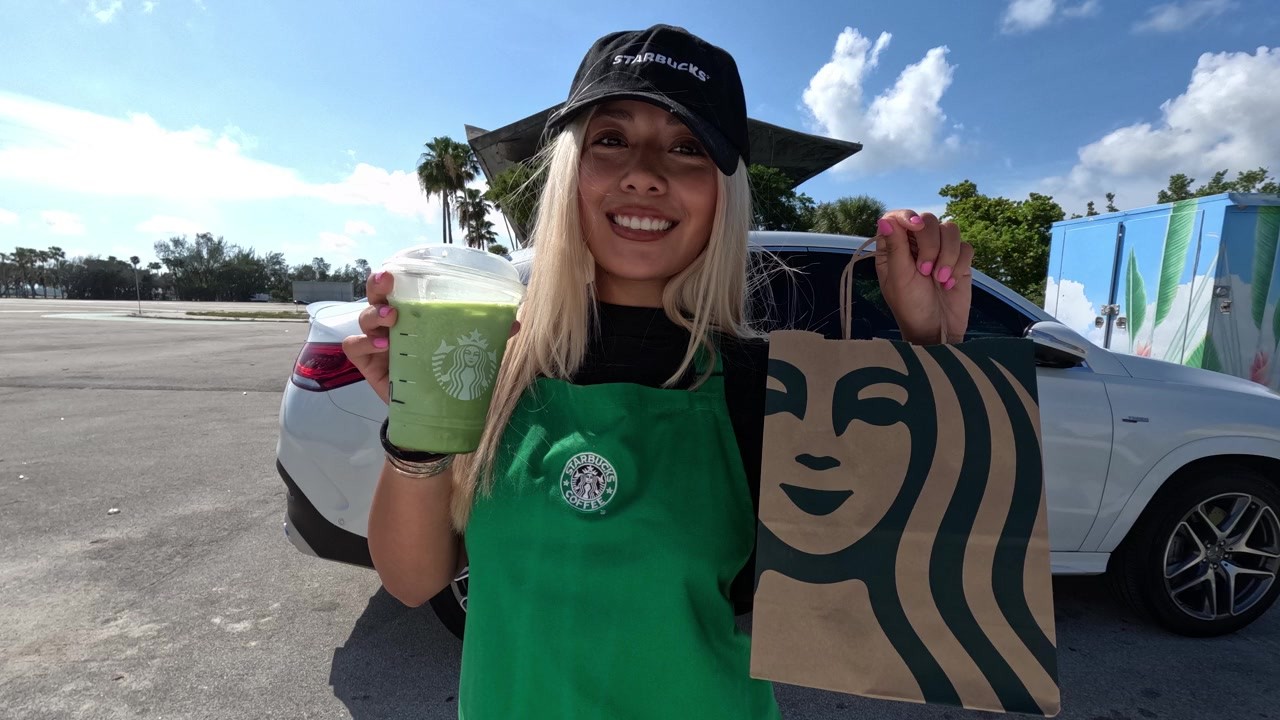 Asian Starbucks girl gets fucked and begs for cum on her face