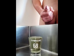 piss and cum in a cup. Pee and cum. Want to drink 😌