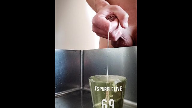 piss and cum in a cup. Pee and cum. Want to drink 😌