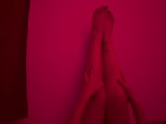 los pies sensuales en la pared 🫦❤️‍🔥 sensual feet on the wall 🫦❤️‍🔥