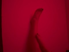video corto de los pies sensuales en la pared 🫦❤️‍🔥 short video of sensual feet on the wall 🫦❤️‍