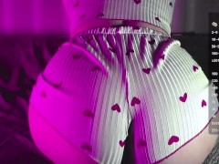 I tease you with my smooth hip moves on stream