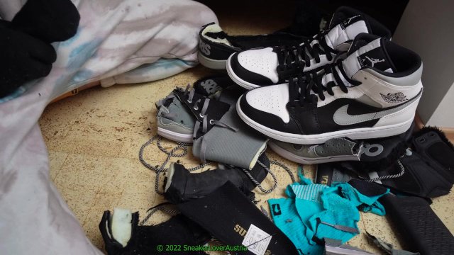 cutting broken globe socks, Supra Vaider and fur osiris nyc 83, jerking off