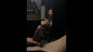 Latino mit einem großen Schwanz kommt nur für dich