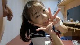 睁大眼睛！小巧丰满又可爱！身高147cm的关西迷你辣妹⑨她说：“我刚才让你在我体内射精了，所以这次我要给你口交，也喝下你的精液。”她笑着吞了下去！