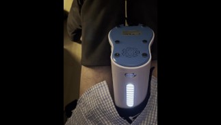 POV dunkelgraue Overknee-Stiefel (Stuart Weitzman) + Autoblow-Bürosession