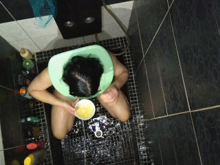 Sexi Frau Nimmt Enorme Ladung Pisse Ins Gesicht