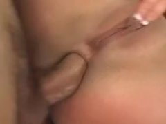 Studentessa tettona scopata nel culo dall'insegnante sul banco di scuola