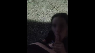 baisée dans la bouche sous le pont