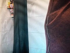 Мастурбация в туалете пока родители в соседней комнате - Screenshot 1 of 16 - 18 Year Cute Girl
