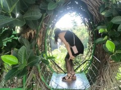 【個人撮影】バリ島🏝️目の前のホテルのベランダに人がいるにも関わらず、外に向かって綺麗な美乳おっぱいを露出する可愛い彼女♡ - Screenshot 13 of 16 - Japanese
