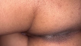 Scellez votre bouche autour de mon cul pendant que je pète