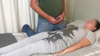 Soaking eachother in piss fully clothed on the bed and washing the cum off my pussy with piss. 😍