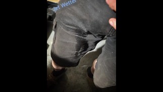 Je ne peux pas le tenir ! Inonde désespérément mon short