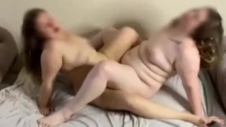 Girlfriends scissoring til they explosive squirt on their pussies