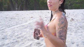Je suis allé filmer un Vlog plage... Et j’ai fini par jouir si fort que j’ai oublié que la caméra était allumée