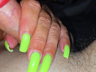 Мачеха обожает, когда пасынок кончает внутрь и на подошвы