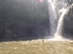 【主観映像】バリ島🏝️可愛いワンピースを着た彼女が鬼頭をべろぺろ舐めたり、喉奥まで咥え込んで濃厚なフェラチオをする彼氏目線の動画❤︎ - Screenshot 15 of 16 - Hentai