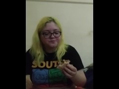 Amputee eats burger - Screenshot 13 of 16 - Amputee
