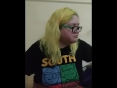 Amputee eats burger - Screenshot 5 of 16 - Amputee
