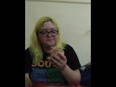 Amputee eats burger - Screenshot 9 of 16 - Amputee