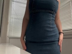 Первый раз на камеру: девственница снимает платье медленно и стеснительно - Screenshot 2 of 16 - раком