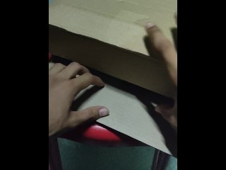 Распаковка 9-дюймового дилдо от Lauvette