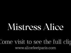 Mistress Alice - Teleworking - Screenshot 15 of 16 - Dirty Feet Cleaning