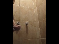 Un pajaso en el baño